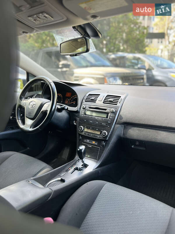 Седан Toyota Avensis 2009 в Одессе