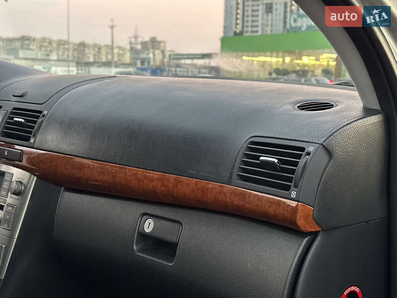 Седан Toyota Avensis 2007 в Одессе