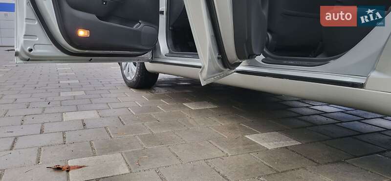 Седан Toyota Avensis 2006 в Черкассах