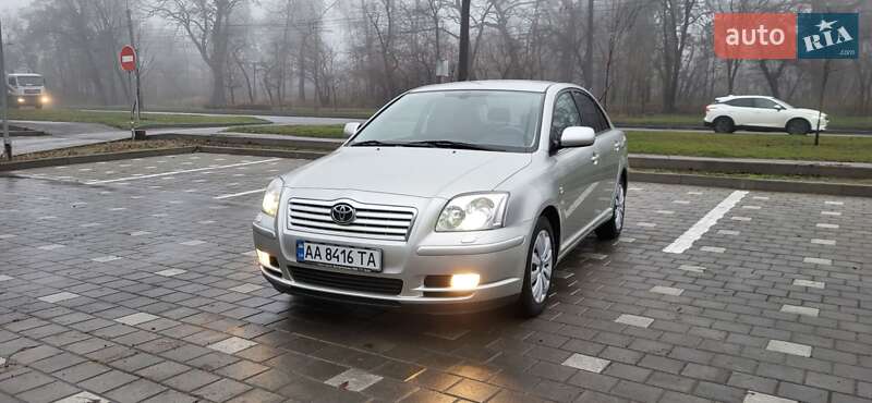 Седан Toyota Avensis 2006 в Черкассах