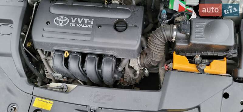 Седан Toyota Avensis 2006 в Черкассах