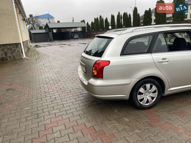 Универсал Toyota Avensis 2004 в Дунаевцах