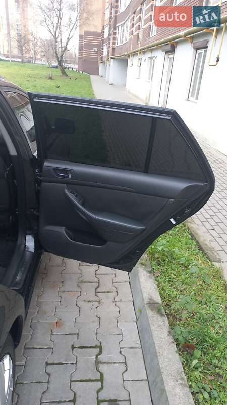 Универсал Toyota Avensis 2003 в Хмельницком