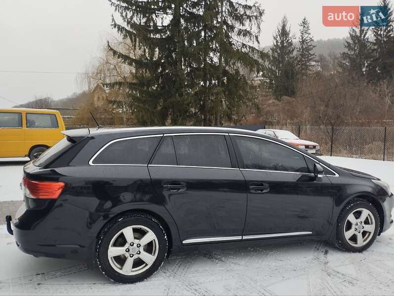 Универсал Toyota Avensis 2012 в Кременце