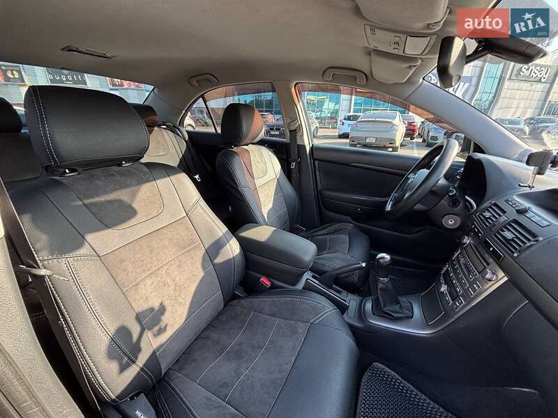 Седан Toyota Avensis 2005 в Одессе фото 30 Седан Toyota Avensis 2005 в Одессе