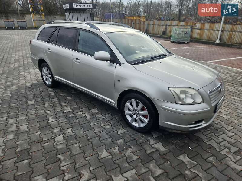 Універсал Toyota Avensis 2004 в Вінниці
