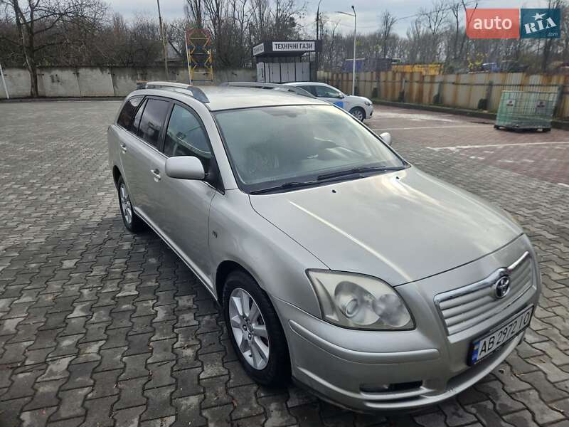 Універсал Toyota Avensis 2004 в Вінниці