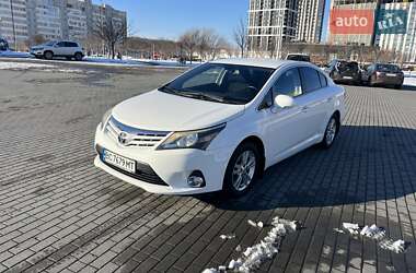 Седан Toyota Avensis 2012 в Львові
