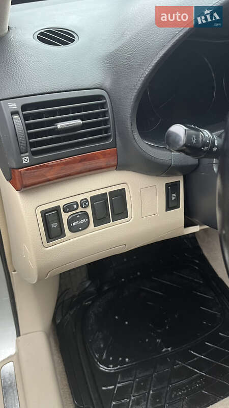 Седан Toyota Avensis 2006 в Киеве