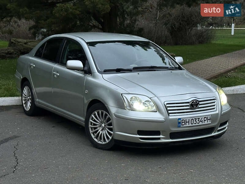 Седан Toyota Avensis 2004 в Одессе