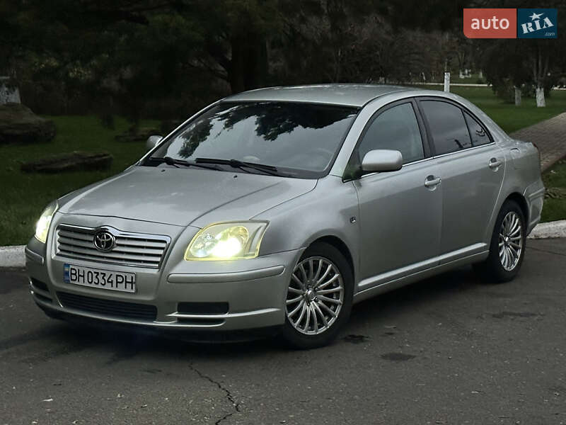 Седан Toyota Avensis 2004 в Одессе
