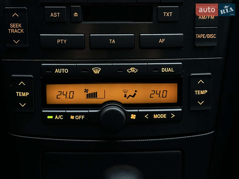 Седан Toyota Avensis 2004 в Одессе