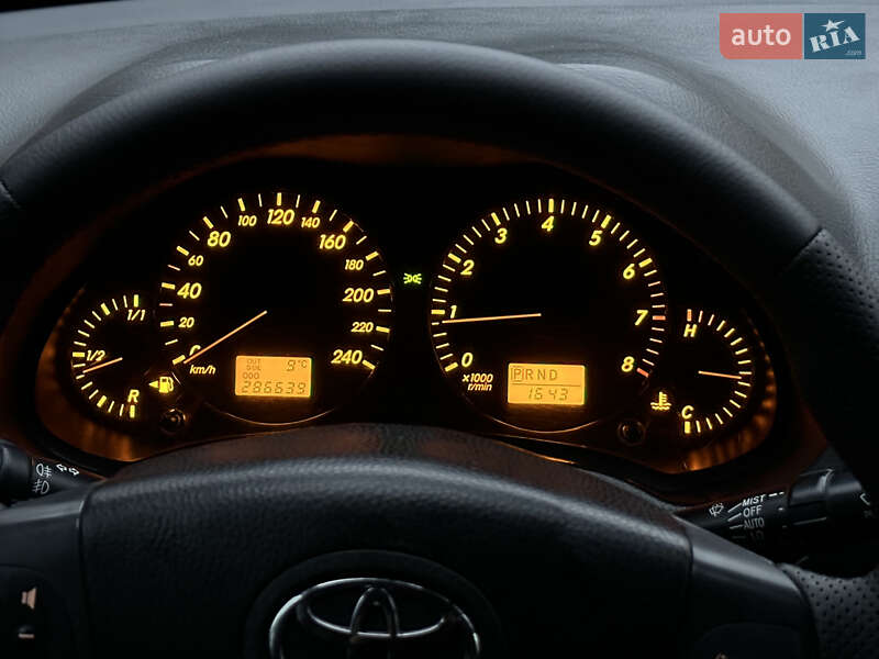 Седан Toyota Avensis 2004 в Одессе