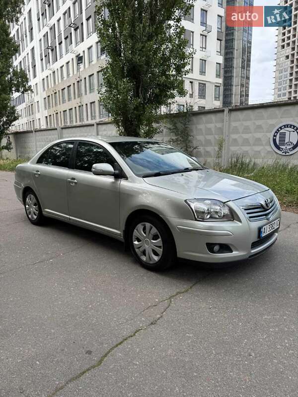 Седан Toyota Avensis 2007 в Киеве