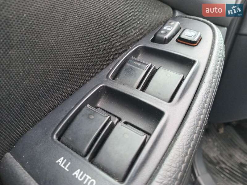 Седан Toyota Avensis 2008 в Львове