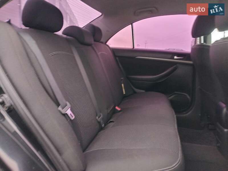 Седан Toyota Avensis 2008 в Львове