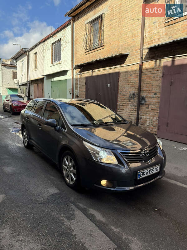 Универсал Toyota Avensis 2009 в Киеве