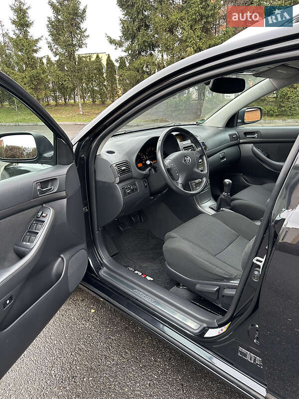 Универсал Toyota Avensis 2005 в Тернополе