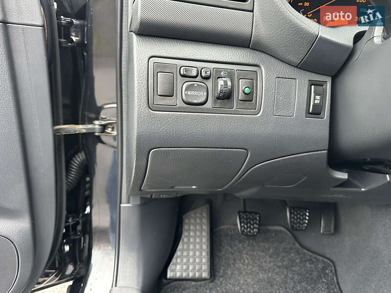 Универсал Toyota Avensis 2005 в Тернополе