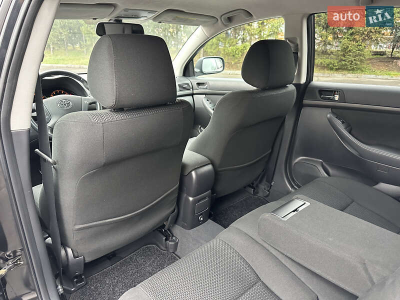 Универсал Toyota Avensis 2005 в Тернополе