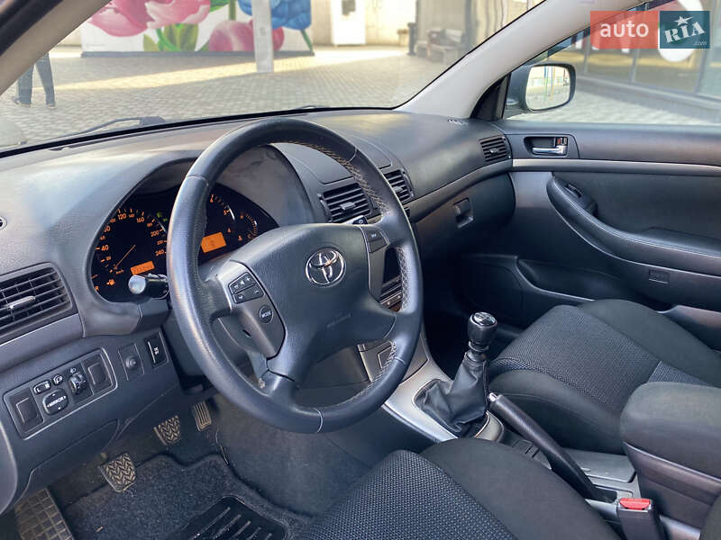 Универсал Toyota Avensis 2008 в Киеве