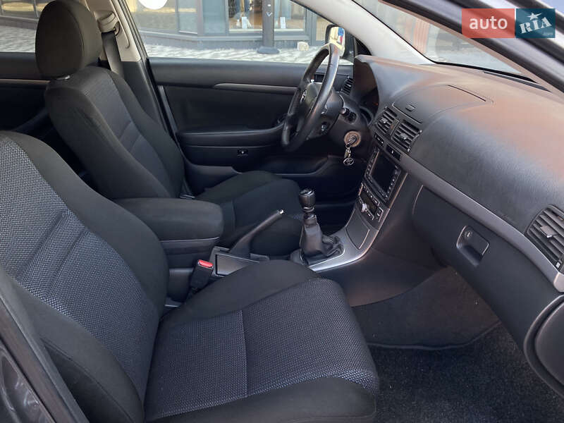 Универсал Toyota Avensis 2008 в Киеве