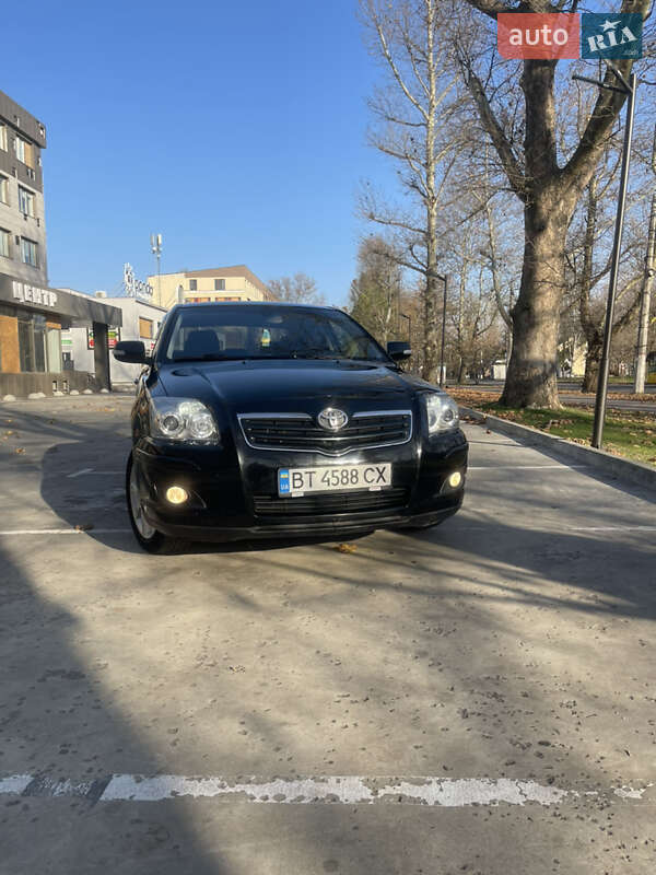 Седан Toyota Avensis 2008 в Херсоне
