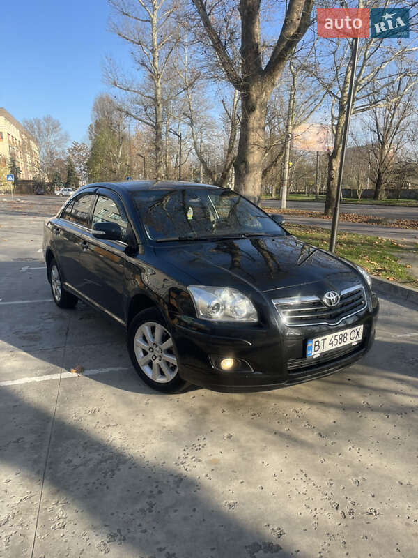 Седан Toyota Avensis 2008 в Херсоне