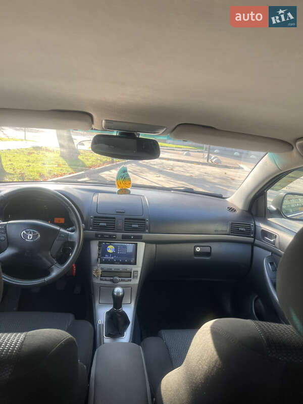 Седан Toyota Avensis 2008 в Херсоне