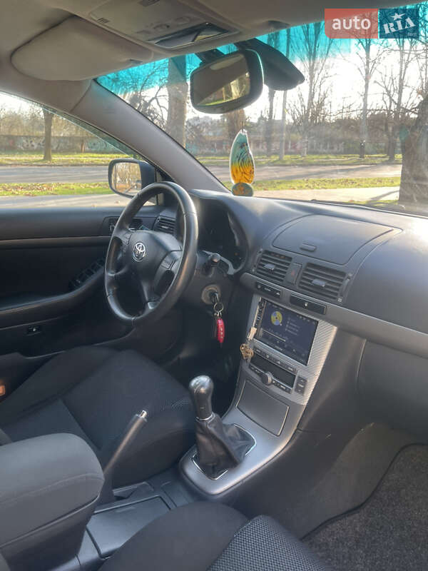 Седан Toyota Avensis 2008 в Херсоне