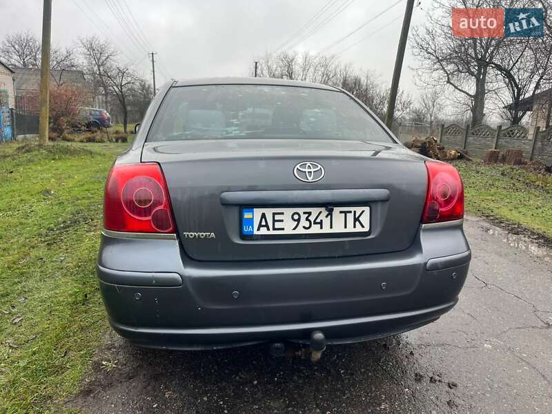 Седан Toyota Avensis 2005 в Днепре