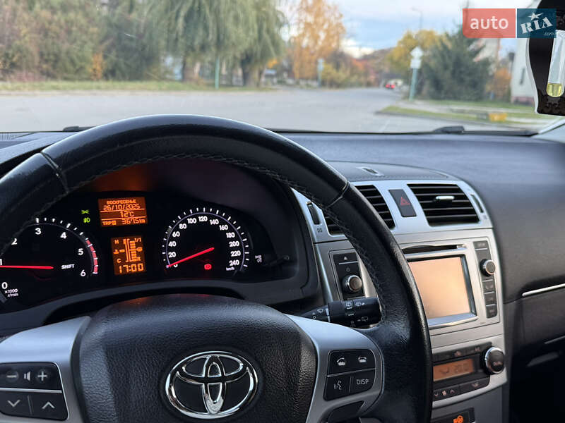 Универсал Toyota Avensis 2012 в Ивано-Франковске