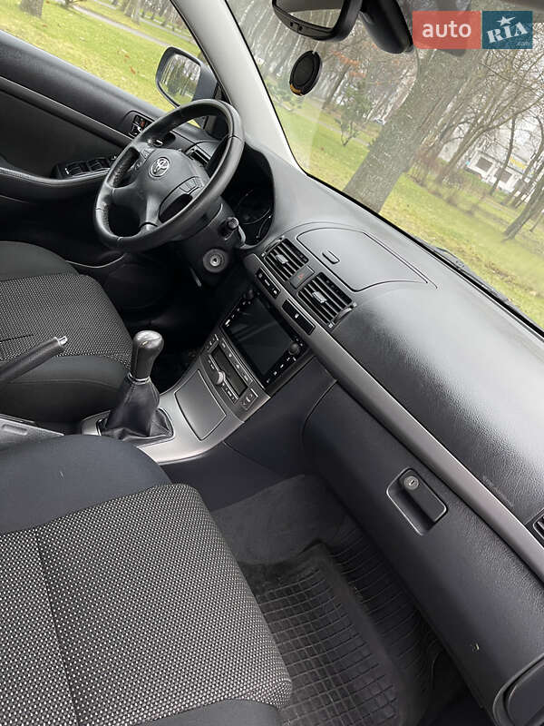 Универсал Toyota Avensis 2006 в Хмельницком