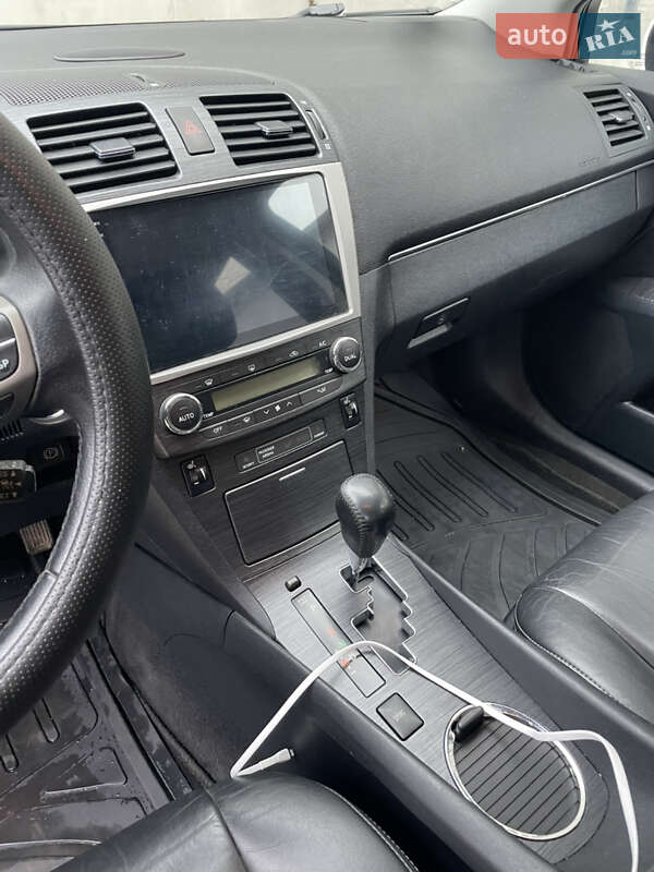 Универсал Toyota Avensis 2010 в Измаиле