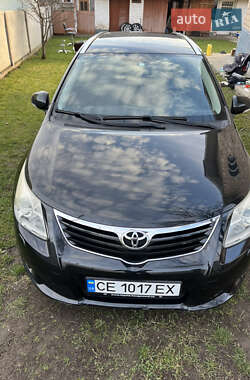 Універсал Toyota Avensis 2011 в Чернівцях