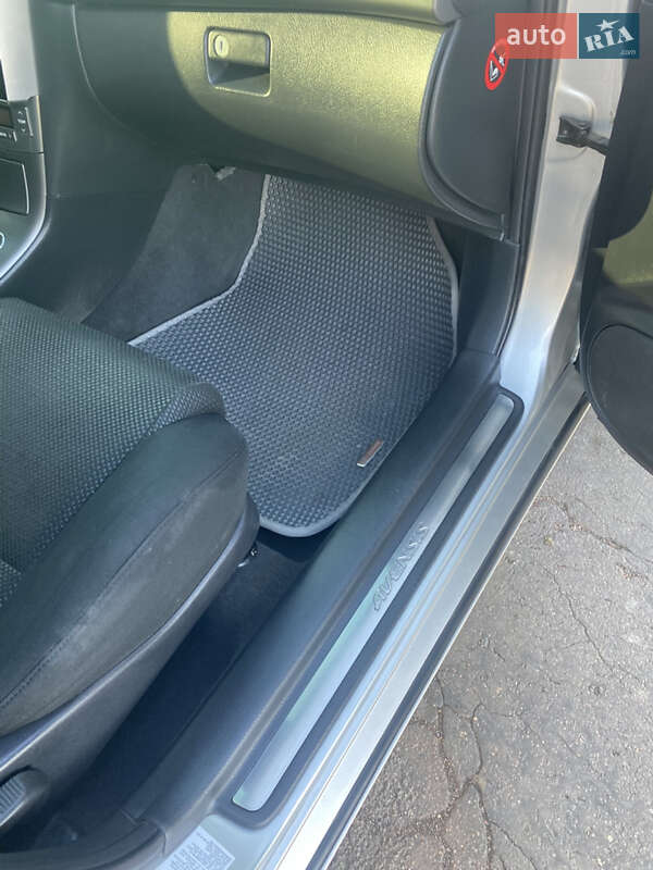 Ліфтбек Toyota Avensis 2006 в Новоархангельську