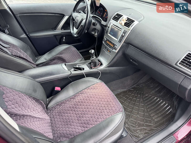 Универсал Toyota Avensis 2012 в Ивано-Франковске