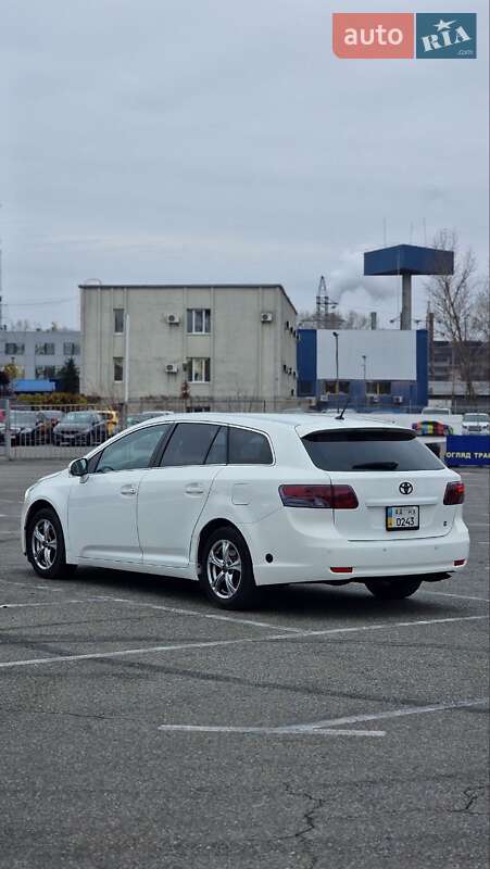Универсал Toyota Avensis 2010 в Киеве