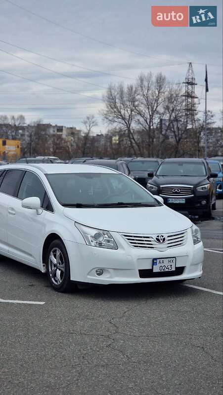 Универсал Toyota Avensis 2010 в Киеве