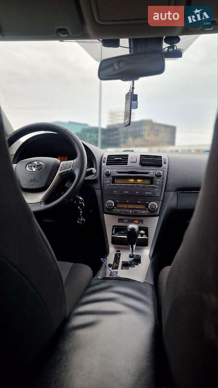 Универсал Toyota Avensis 2010 в Киеве