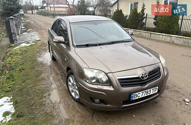 Седан Toyota Avensis 2005 в Самборі