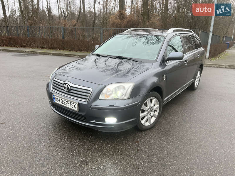 Універсал Toyota Avensis 2006 в Бучі