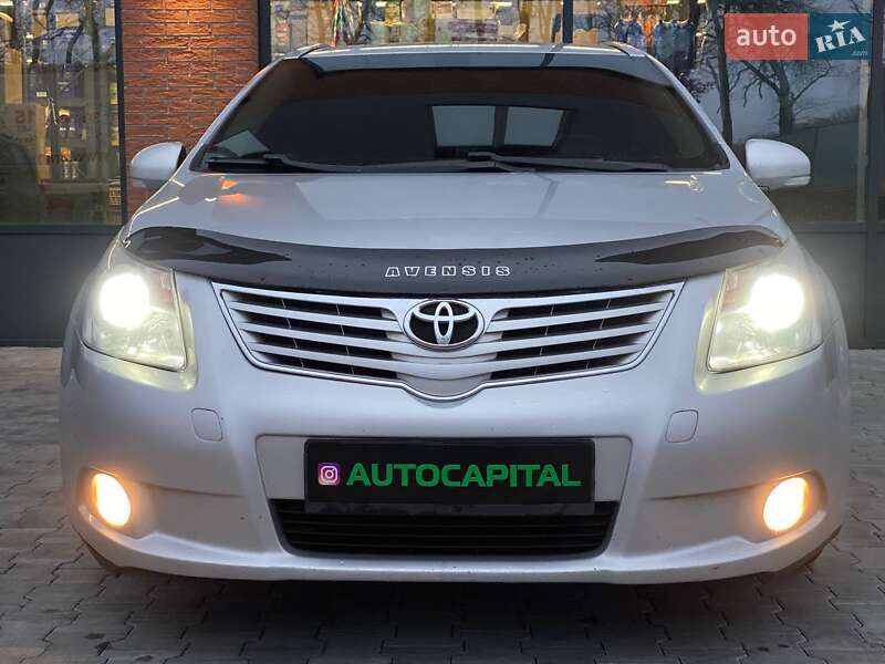 Універсал Toyota Avensis 2011 в Києві