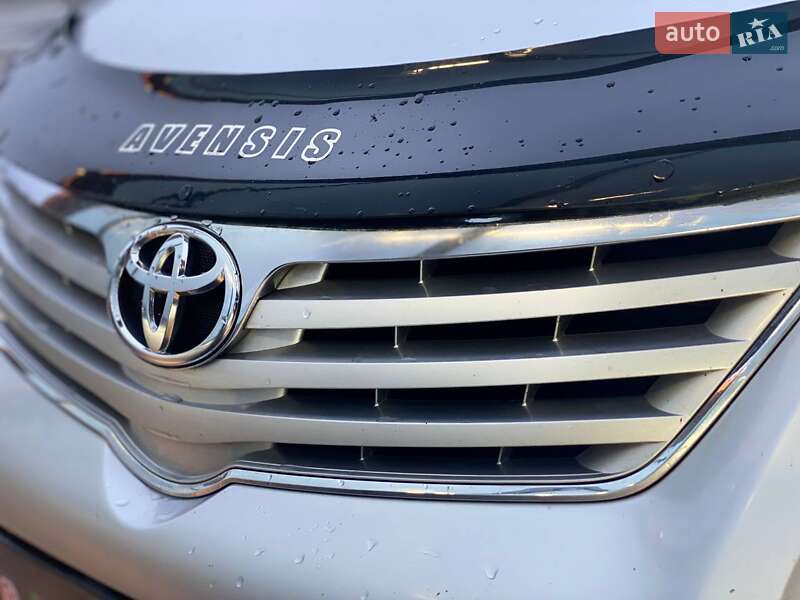 Універсал Toyota Avensis 2011 в Києві