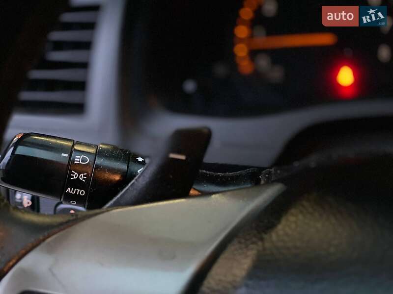 Універсал Toyota Avensis 2011 в Києві