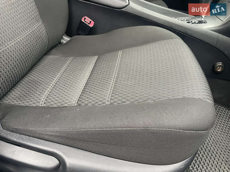 Седан Toyota Avensis 2013 в Бахмаче