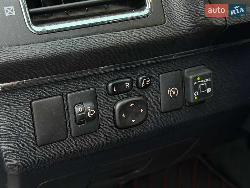 Седан Toyota Avensis 2013 в Харькове фото 36 Седан Toyota Avensis 2013 в Харькове