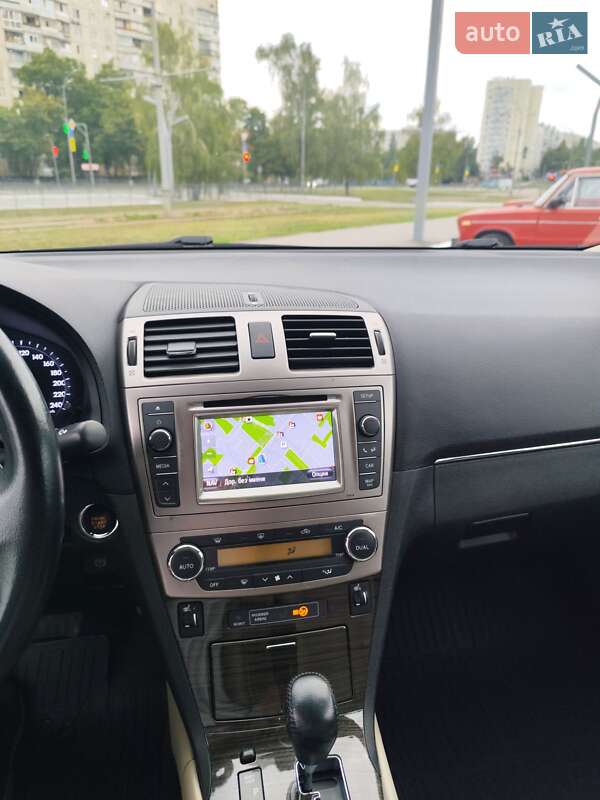 Седан Toyota Avensis 2012 в Харькове