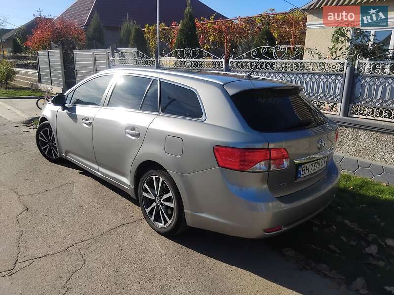 Универсал Toyota Avensis 2013 в Измаиле
