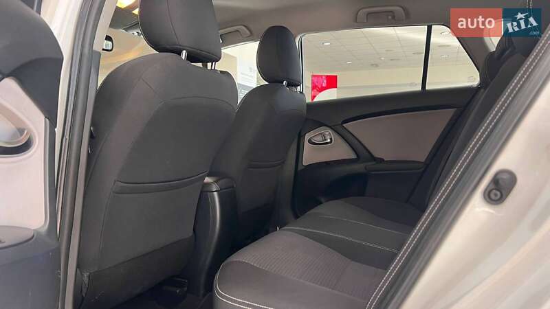 Універсал Toyota Avensis 2016 в Ужгороді фото 12 Універсал Toyota Avensis 2016 в Ужгороді